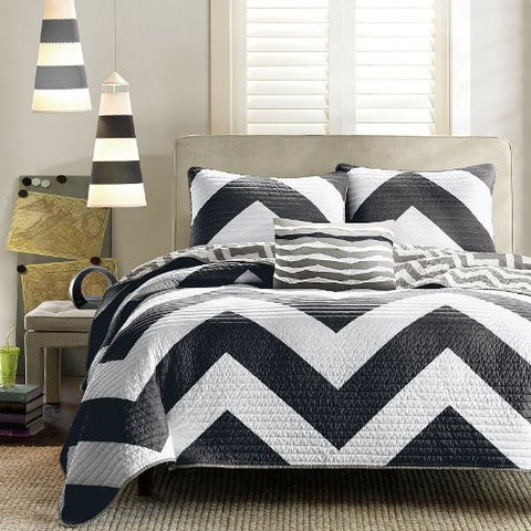 4 pc Chic Reversible Chevron Zig Zag Black/Grey Bedspread Quilt Set